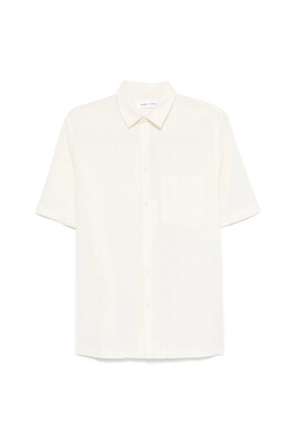 beige-button-up-skjorta-med-ficka