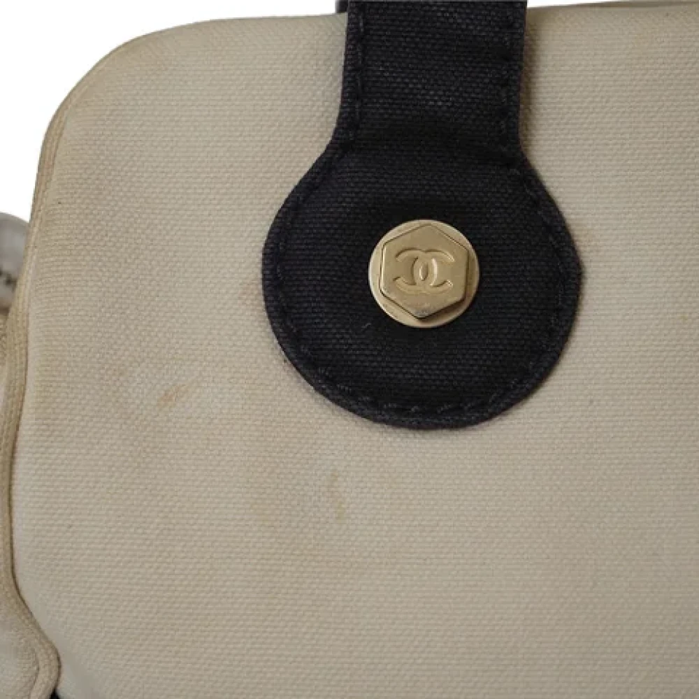 Chanel Vintage Pre-owned Canvas chanel-bags Beige Dames