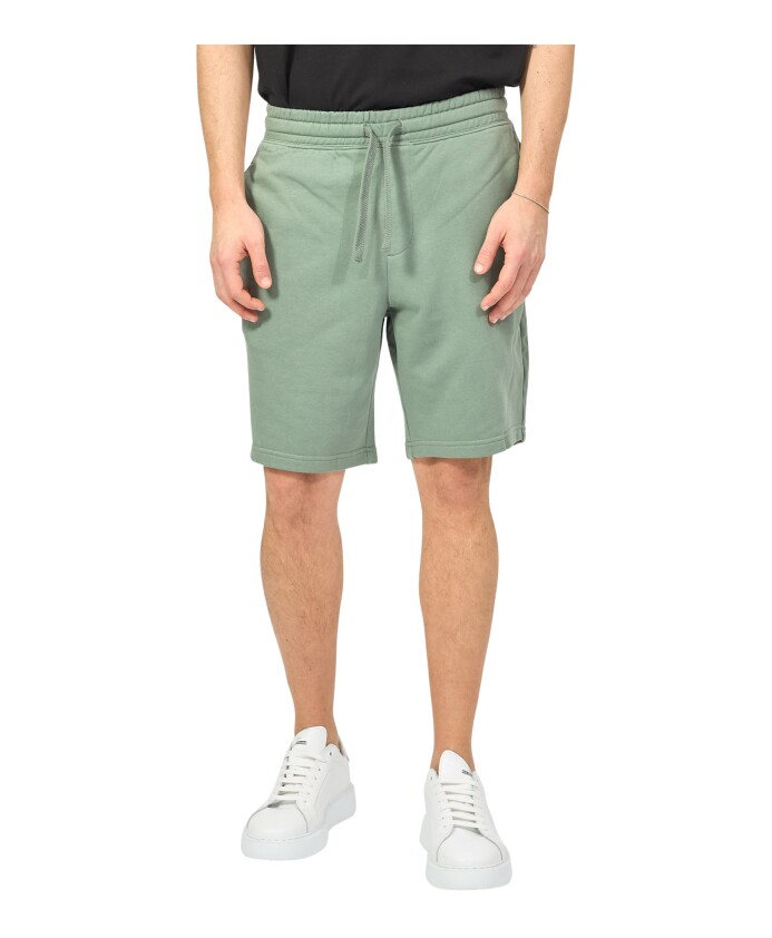 groene-shorts-met-zijzakken