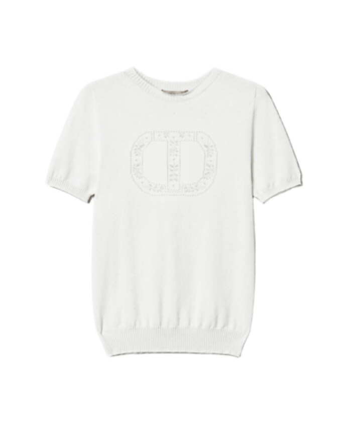 floral-embossed-t-shirt-neve-ss25