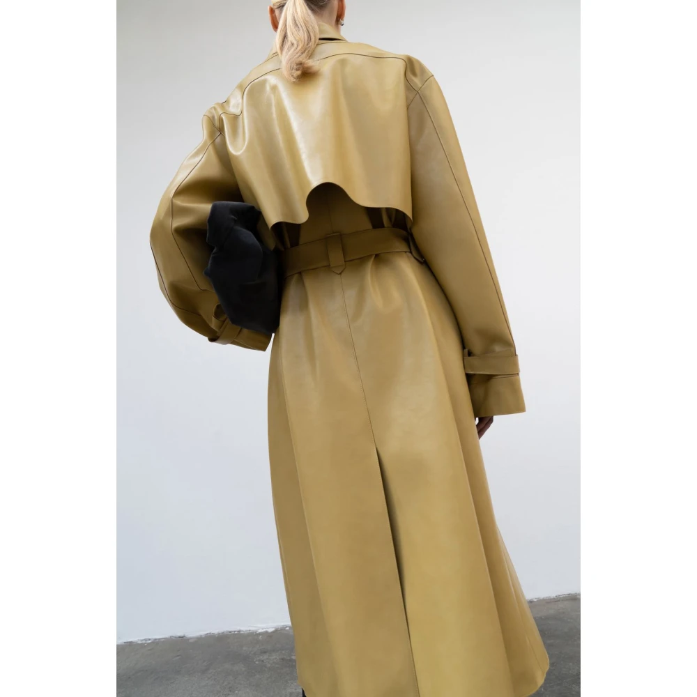 LOW Classic Minimalistische veganistische leren trenchcoat Yellow Dames