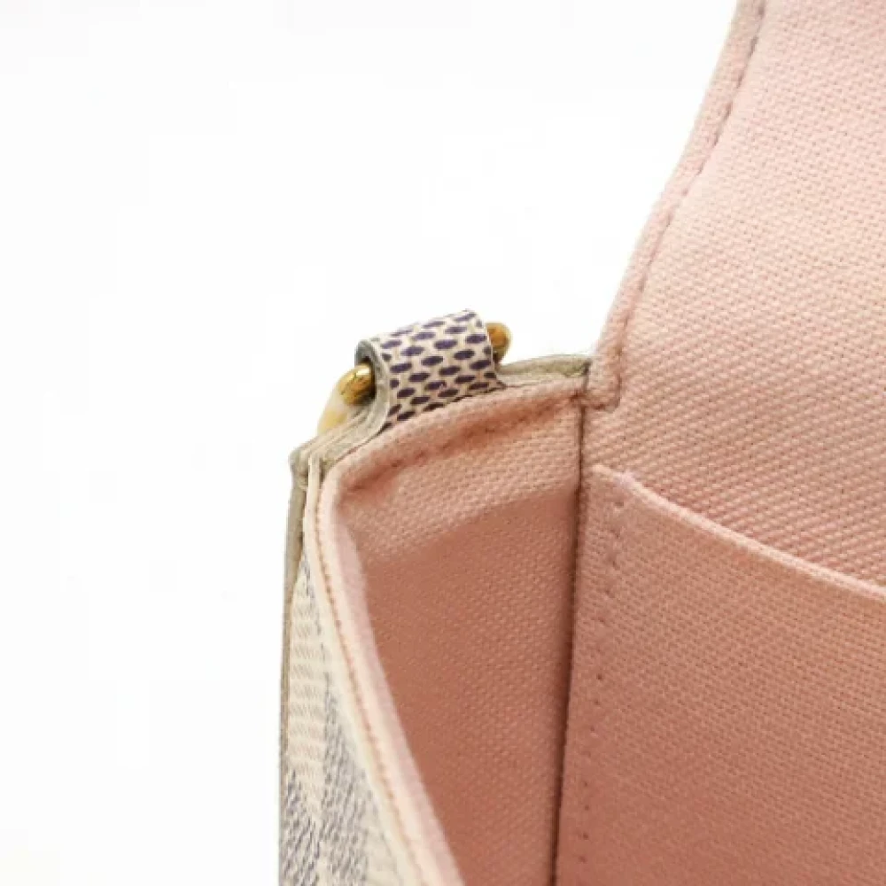 Louis Vuitton Vintage Pre-owned Plastic shoulder-bags Beige Dames