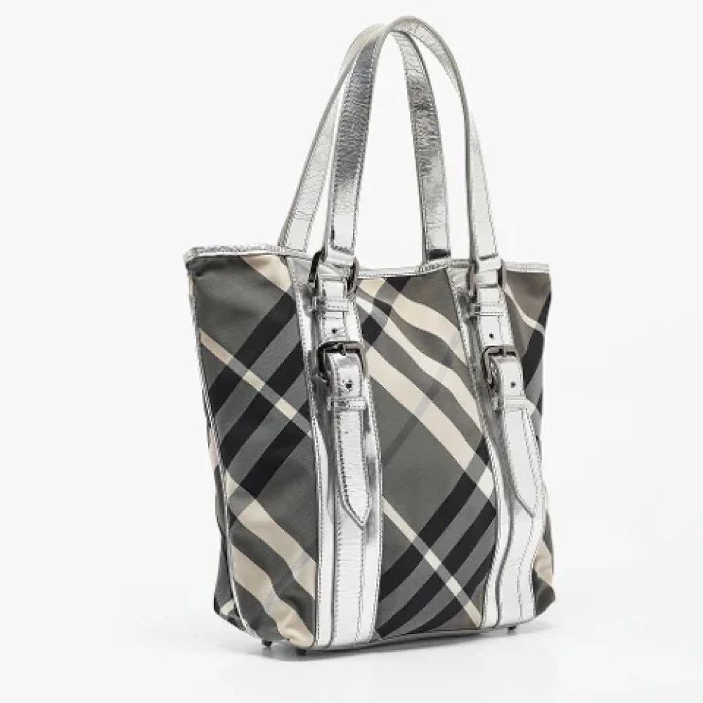 Burberry Vintage Pre-owned Nylon totes Gray Dames
