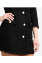 robe-noire-col-v-avec-boutons-dores
