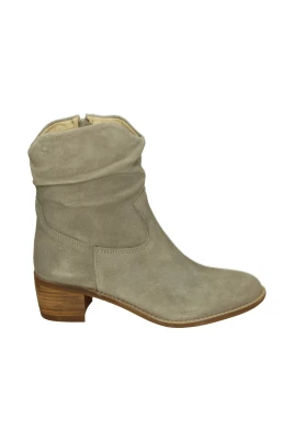 A8749 Boots