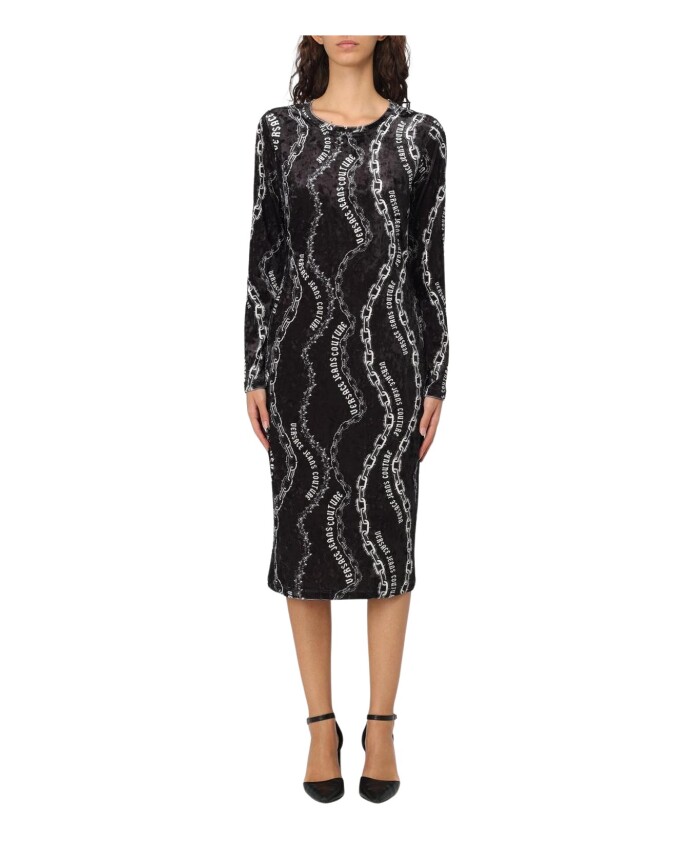robe-noire-chic-avec-design-elegant