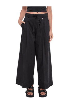 pantalon-large-noir-avec-lacets