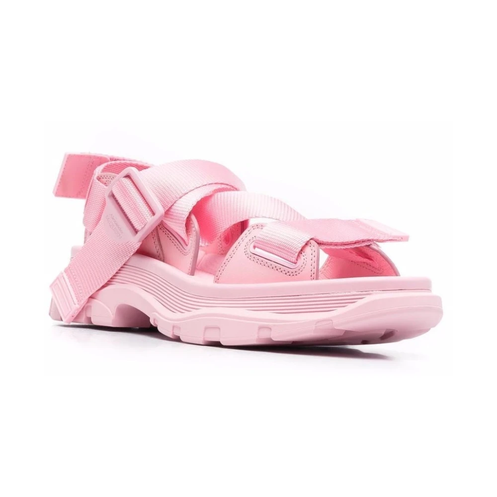 Alexander mcqueen Stijlvolle platte sandalen voor vrouwen Pink Dames