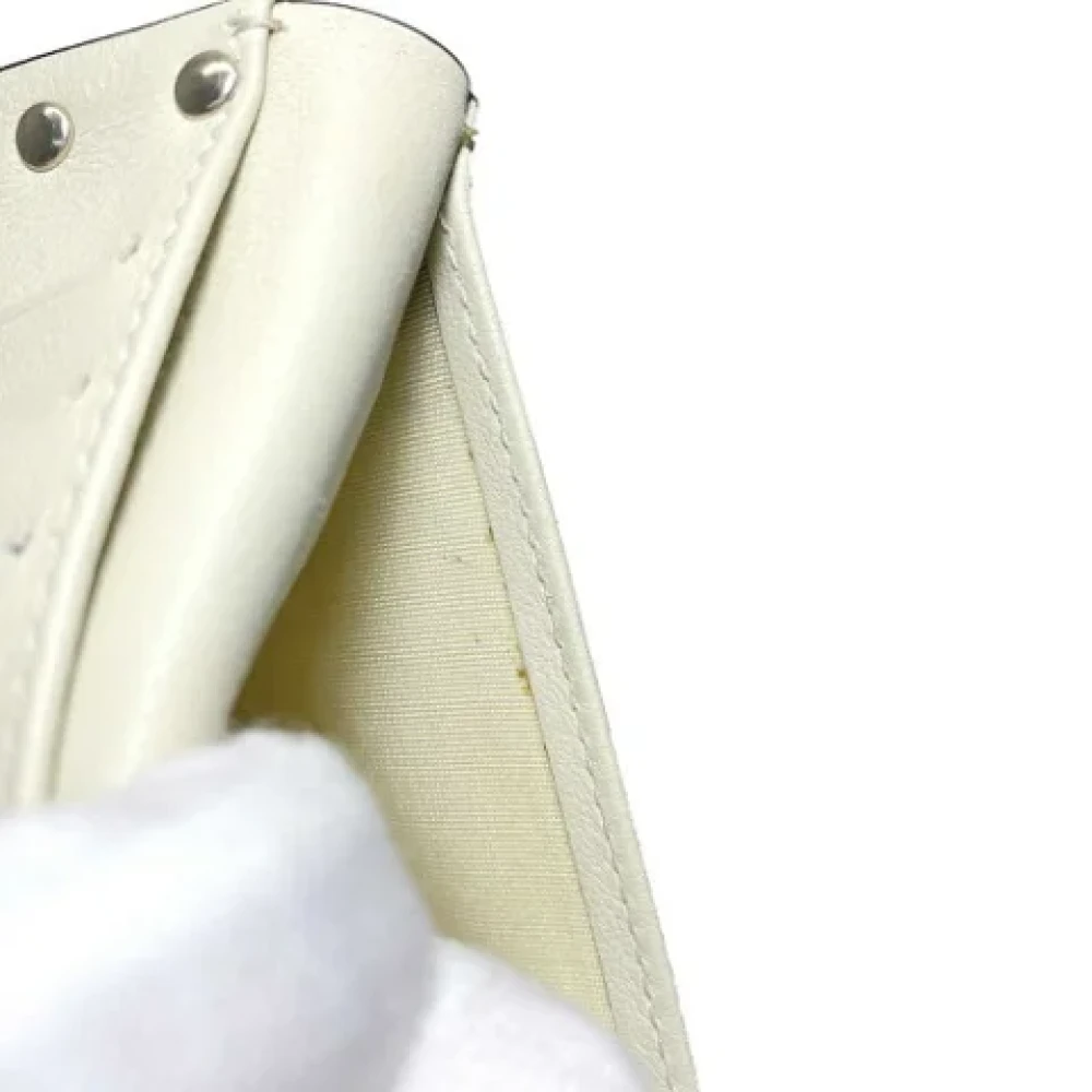 Valentino Vintage Pre-owned Leather wallets Beige Dames