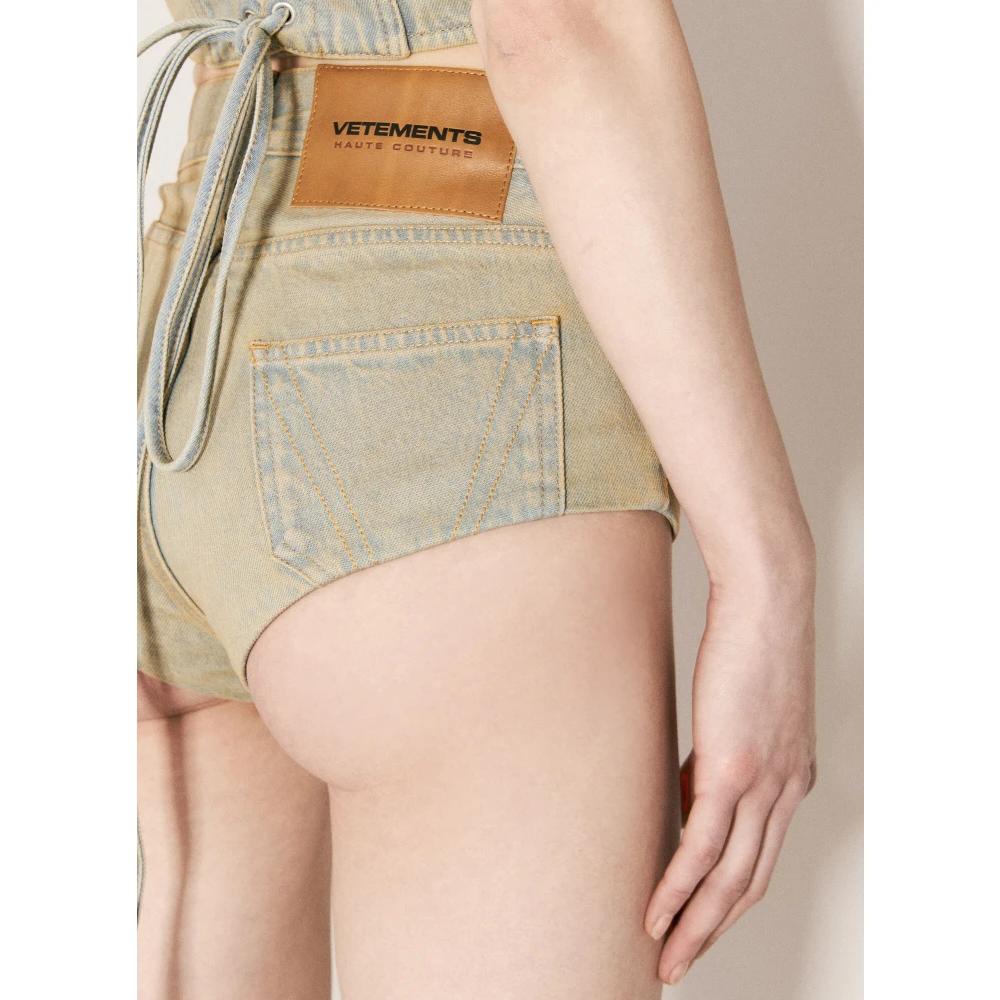 Vetements High-rise Denim Hot Shorts met Logo Patch Beige Dames