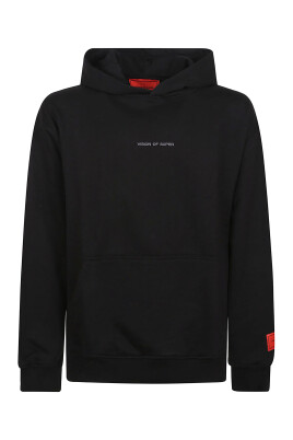 black-sweatshirt-casual-fit-essential-wardrobe