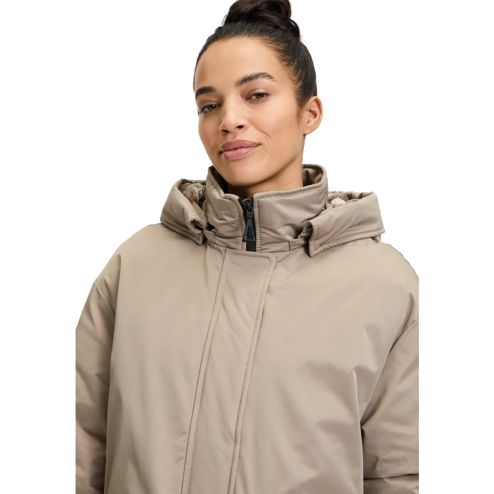 Amber & June Stijlvolle Jassen voor Mannen Beige Dames