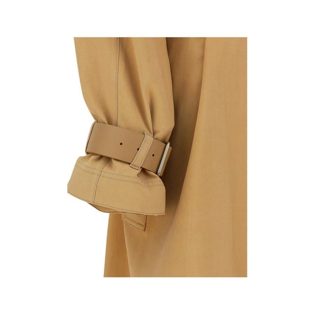 Salvatore Ferragamo Zijden Trenchcoat met Riemzakken Beige Dames