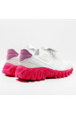 baskets-blanches-retro-inspirees-multicolores-a-lacets