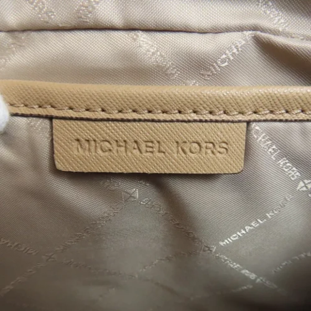Michael Kors Pre-owned Plastic shoulder-bags Beige Dames