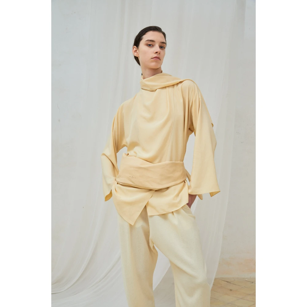 Cortana Zijden Wrap Blouse met Shawl Kraag Beige Dames