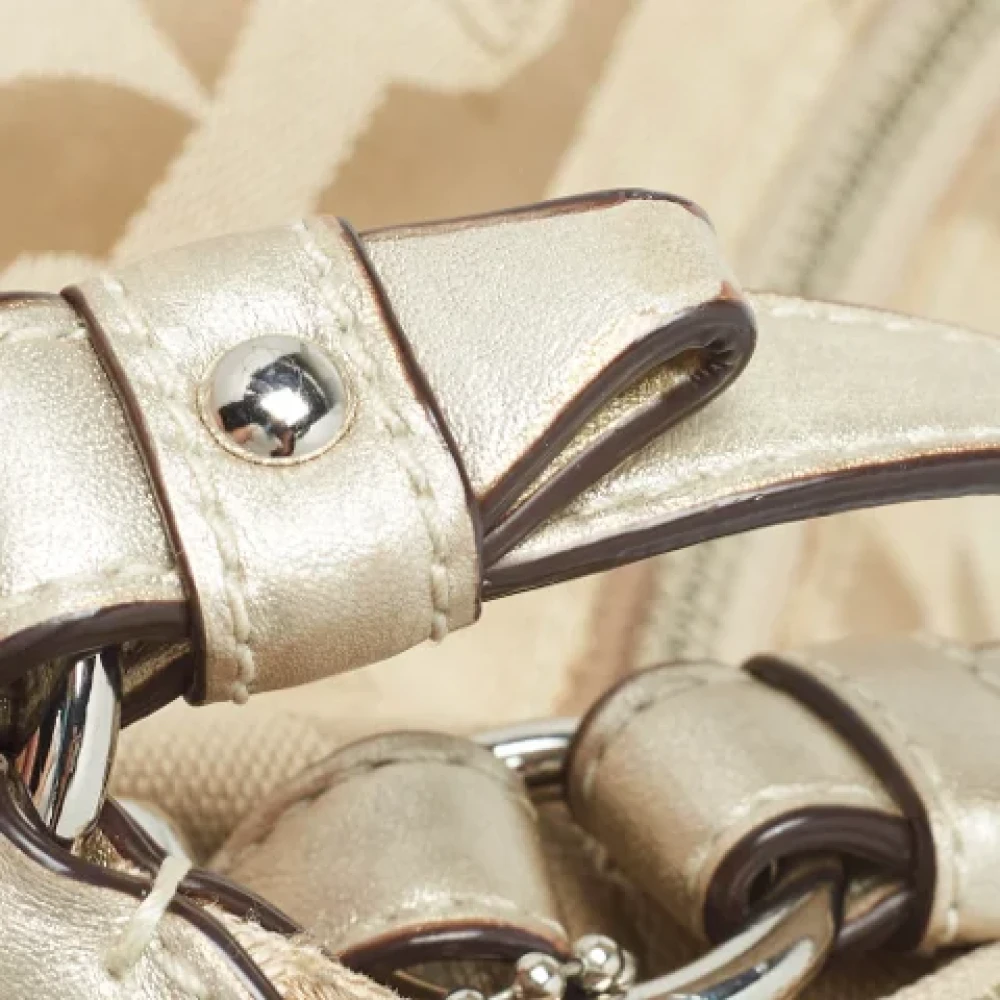 Coach Pre-owned Canvas shoulder-bags Beige Dames