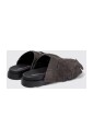 sandales-grises-en-daim-elegantes