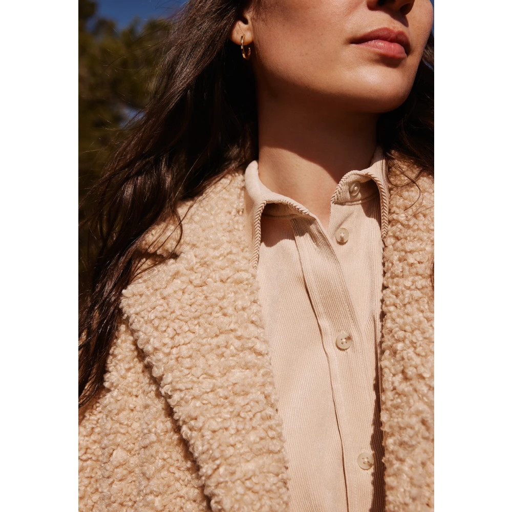 Betty & Co Klassieke Blouse met Zakken Beige Dames