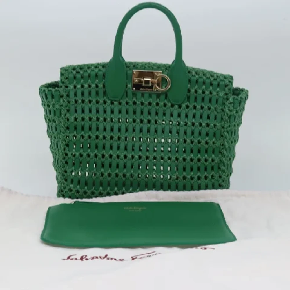 Salvatore Ferragamo Pre-owned Leather handbags Green Dames