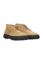 bottines-en-daim-a-lacets