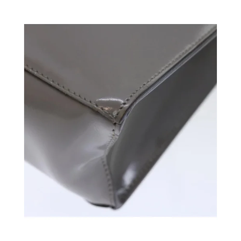 Salvatore Ferragamo Pre-owned Leather handbags Gray Dames
