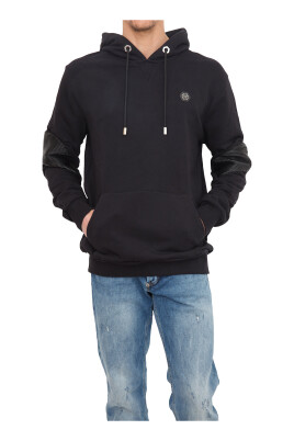 black-hoodie-sweatshirt
