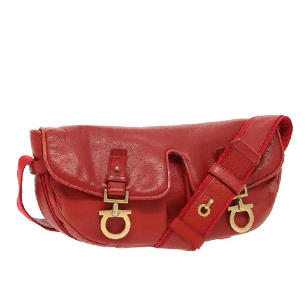 Salvatore Ferragamo Pre-owned Leather shoulder-bags Red Dames