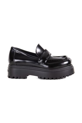 elevated-sole-loafers