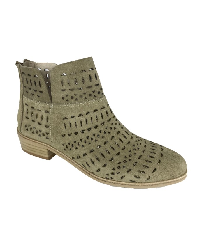 bottes-taupe-pour-des-tenues-elegantes