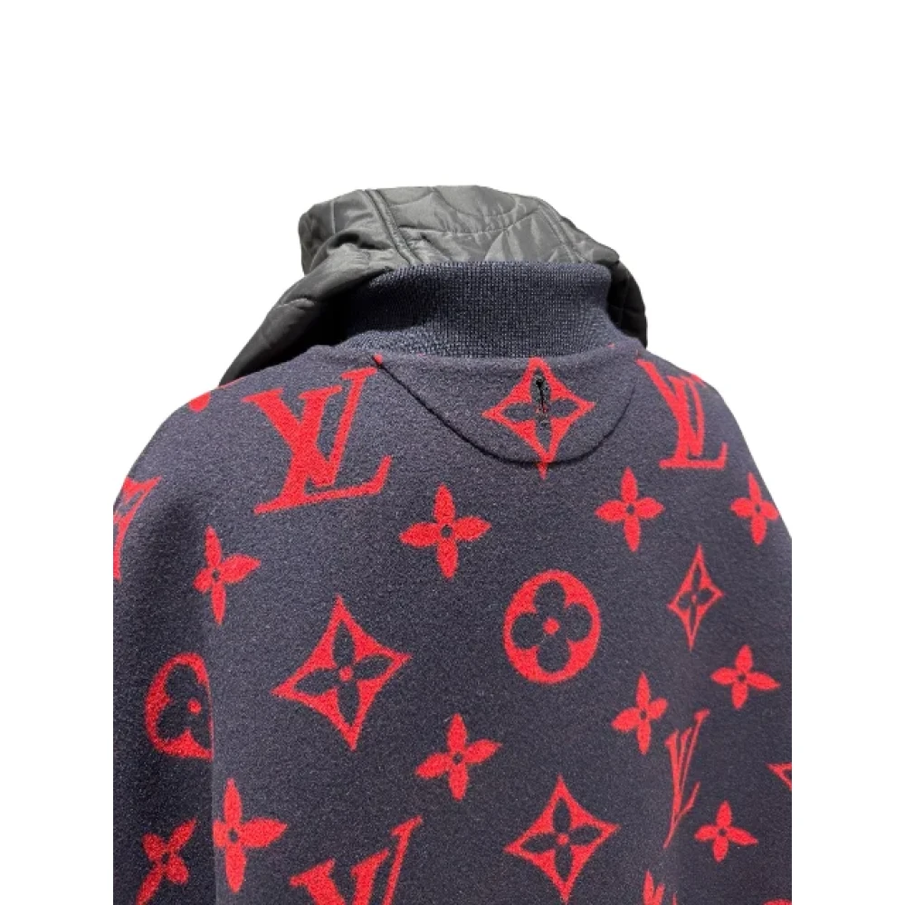 Louis Vuitton Vintage Pre-owned Wool tops Red Dames