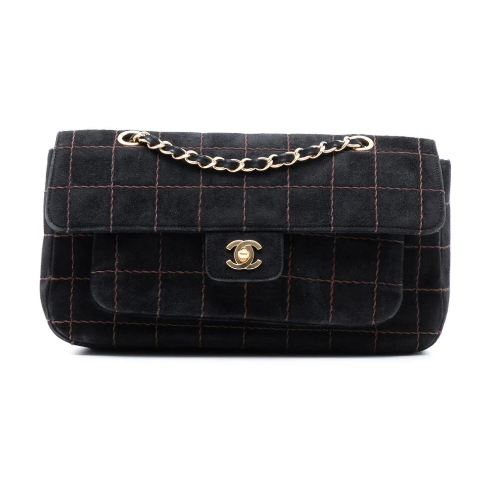 Chanel Vintage Women's Black Pre-Owned Flap Shoulder Bag