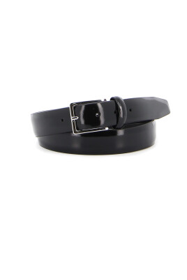 black-leather-belt-with-metal-buckle
