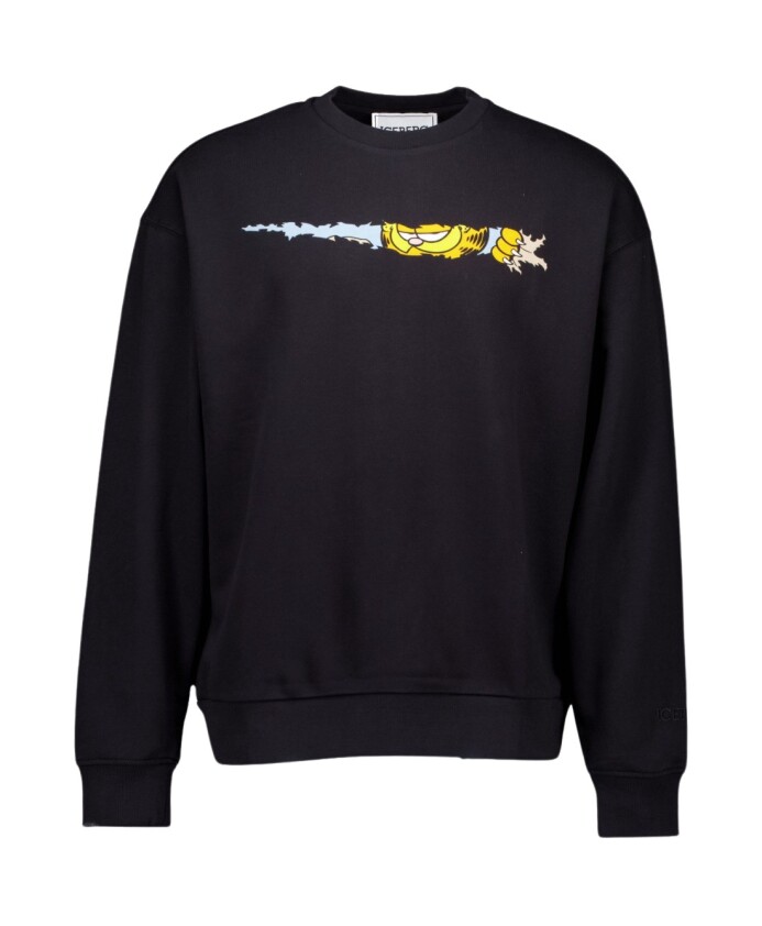stylish-model-sweatshirt