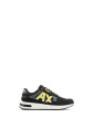sneakers-noires-avec-inserts-en-daim