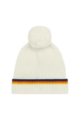 chapeau-en-laine-chaud-avec-pompon