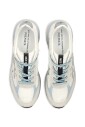 witte-sneakers-met-gemengde-materialen