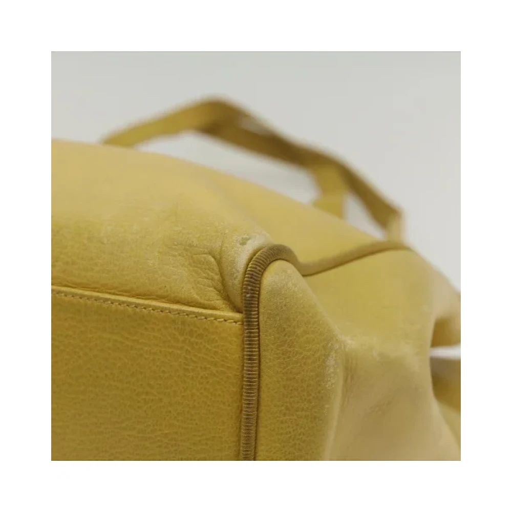 Salvatore Ferragamo Pre-owned Leather totes Yellow Dames