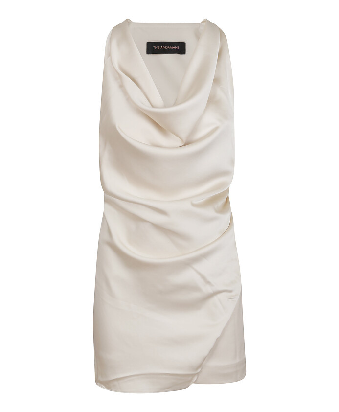 robe-blanche-en-polyester-avec-capuche