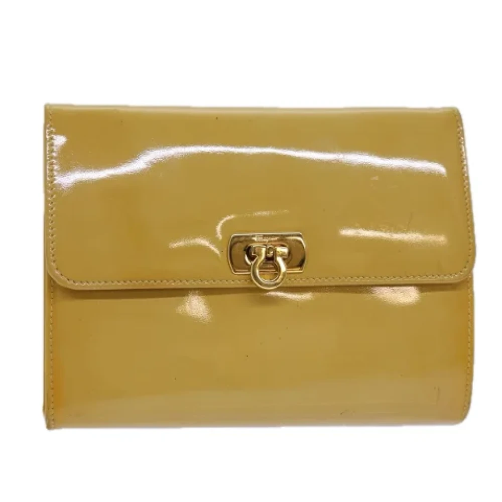 Salvatore Ferragamo Pre-owned Coated canvas handbags Yellow Dames