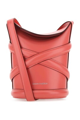 chic-bucket-bag-with-borsa-detail