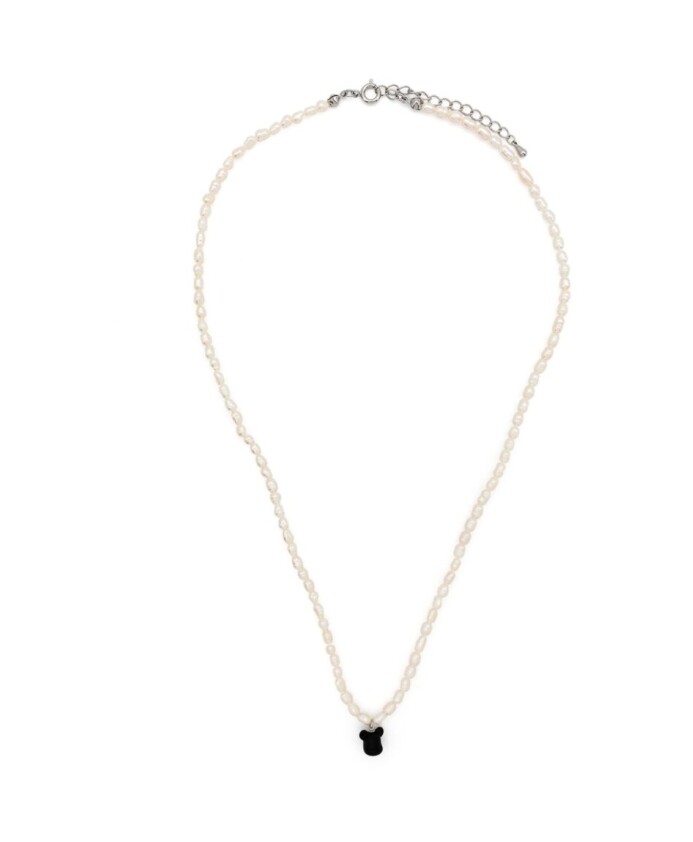pearlescent-jewellery-pendant-with-bear-design