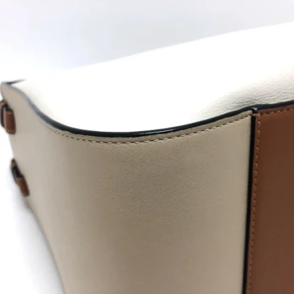 Loewe Pre-owned Leather shoulder-bags Beige Dames