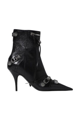pointy-toe-buckle-ankle-boots
