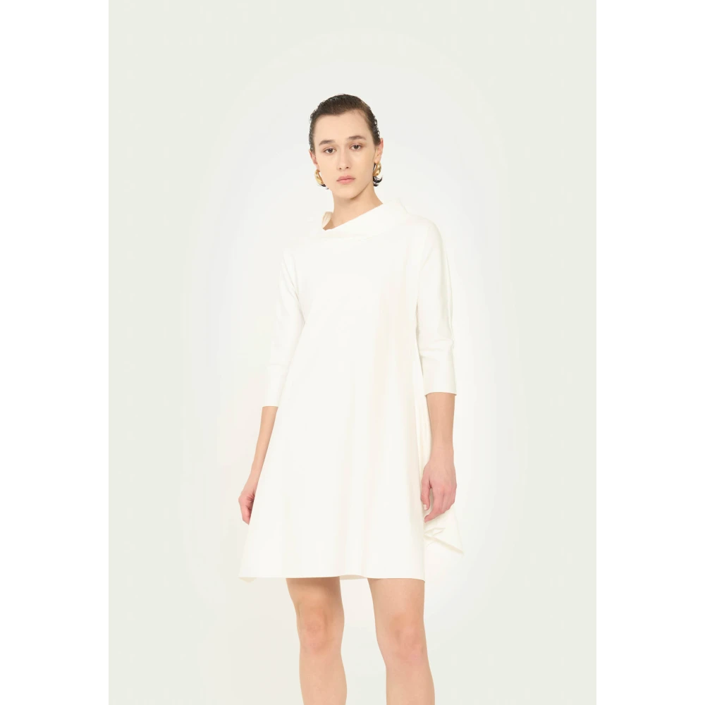 Vicario Cinque Elegant Flared Dress with Donut Collar White Dames