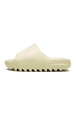 stylish-rubber-slides
