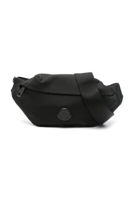 sacs-noirs-pour-un-look-elegant