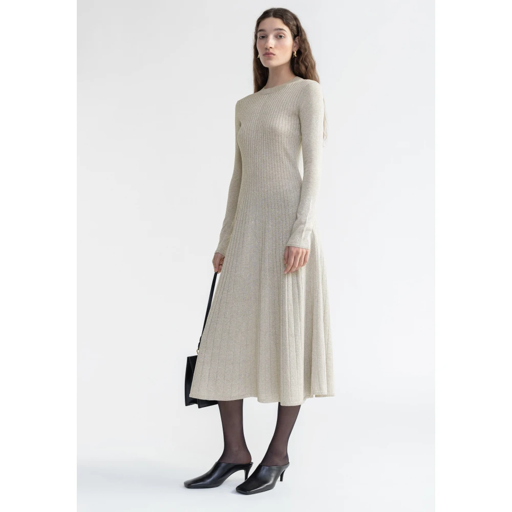 Aeron Pavlova Beige Dames