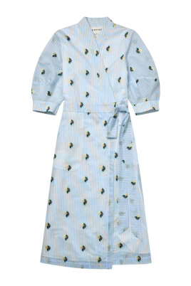 elegant-wrap-kjole-med-pufaermer