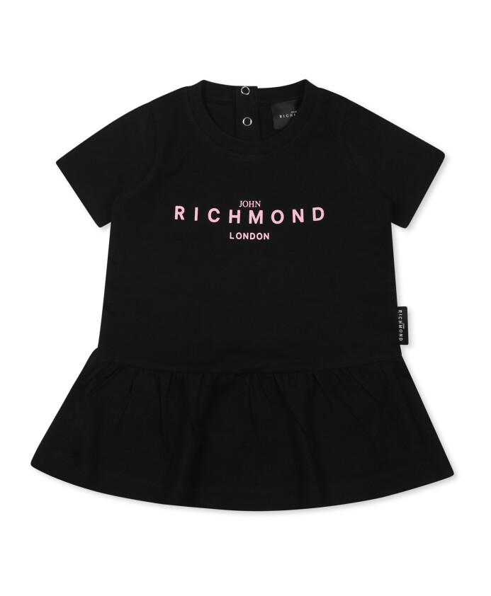 robe-noire-decontractee-a-manches-courtes